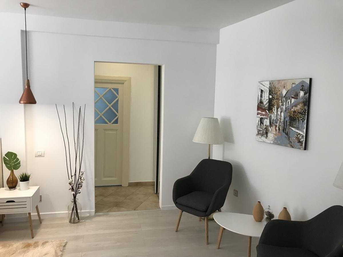 Metropole Apartments Invilla Old City Bukarest Exteriör bild