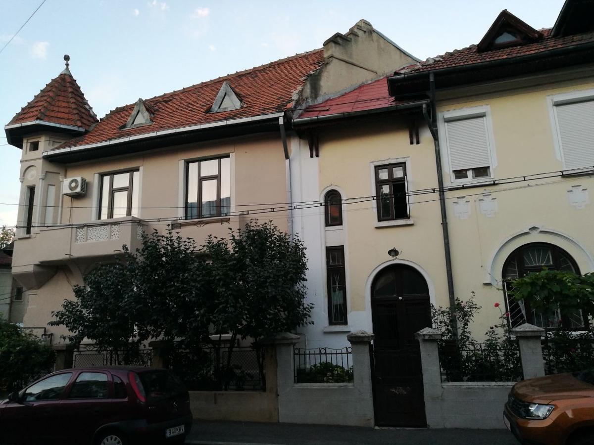 Metropole Apartments Invilla Old City Bukarest Exteriör bild